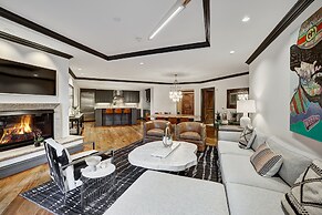 Luxury 3 Bedroom Condo at The Arrabelle by RedAwning - Save 20% on 7+ 