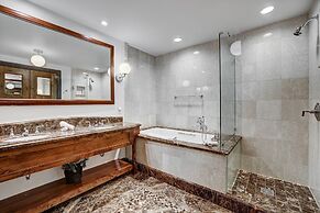 Luxury 3 Bedroom Condo at The Arrabelle by RedAwning - Save 20% on 7+ 