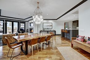 Luxury 3 Bedroom Condo at The Arrabelle by RedAwning - Save 20% on 7+ 