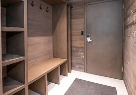 Vail 21 #304 1 Bedroom Condo by RedAwning