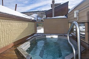 Vail 21 #304 1 Bedroom Condo by RedAwning