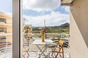 Gozo Escape, 2-bed Apartment in Marsalforn