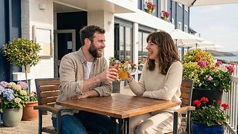 Schull Harbour Hotel