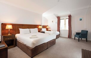 Schull Harbour Hotel