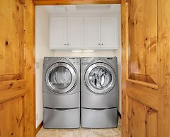 Bass Lake Beauty! 4 BDR Sleeps 16, Lakefront Views