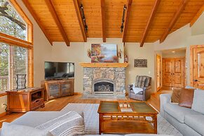 Bass Lake Beauty! 4 BDR Sleeps 16, Lakefront Views