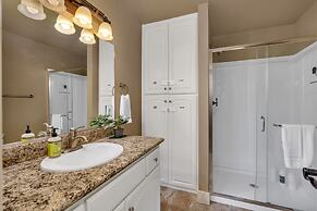 Bass Lake Beauty! 4 BDR Sleeps 16, Lakefront Views