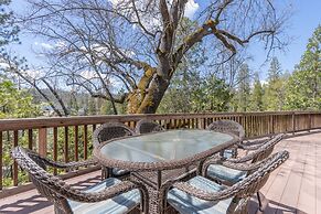 Bass Lake Beauty! 4 BDR Sleeps 16, Lakefront Views