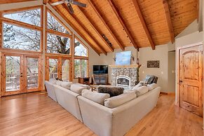 Bass Lake Beauty! 4 BDR Sleeps 16, Lakefront Views