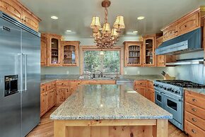 Bass Lake Beauty! 4 BDR Sleeps 16, Lakefront Views