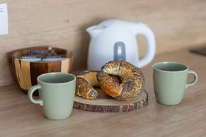 Modern Studio Mokotów by Renters