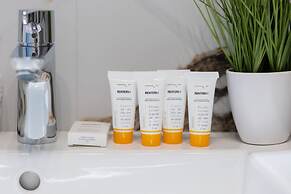 Modern Studio Mokotów by Renters