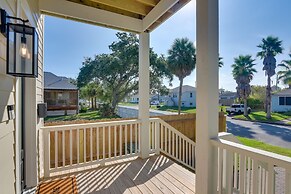 Upscale Home w/ 2 Balconies in Galveston!