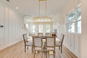 Upscale Home w/ 2 Balconies in Galveston!