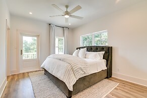 Upscale Home w/ 2 Balconies in Galveston!