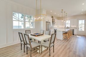 Upscale Home w/ 2 Balconies in Galveston!