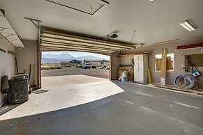 Moab Home w/ Pool - 14 Mi to Arches National Park!