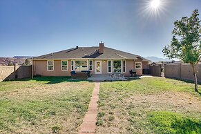 Moab Home w/ Pool - 14 Mi to Arches National Park!