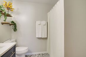 Lovely South Bend Home ~ 3 Mi to Dtwn & Notre Dame