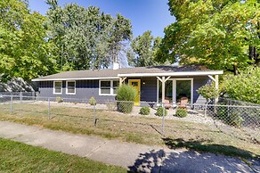 Lovely South Bend Home ~ 3 Mi to Dtwn & Notre Dame