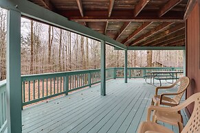 6 Mi to Jack Frost Ski Resort: Family Home w/ Deck