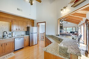 Blowing Rock Home w/ Hot Tub & Mountain-view Deck!