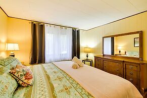 Hike, Swim, Ski & More: Home in Arrowhead Lakes!