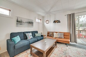 Higgins Lake Cottage w/ Private Fire Pit & Grill!