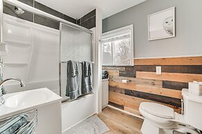 Higgins Lake Cottage w/ Private Fire Pit & Grill!