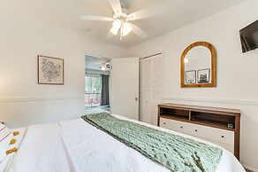 Higgins Lake Cottage w/ Private Fire Pit & Grill!