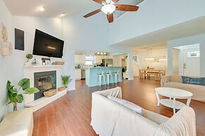 Destin Villa w/ Patio ~ 2 Mi to Miramar Beach!