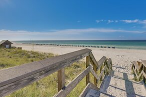 Destin Villa w/ Patio ~ 2 Mi to Miramar Beach!