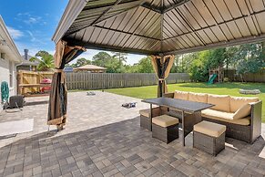 Destin Villa w/ Patio ~ 2 Mi to Miramar Beach!