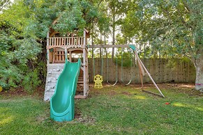 Destin Villa w/ Patio ~ 2 Mi to Miramar Beach!