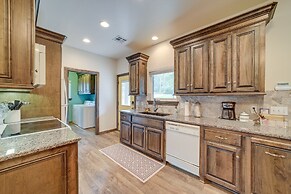 Cozy Checotah Retreat w/ Deck Near Eufaula Lake