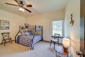 Cozy Checotah Retreat w/ Deck Near Eufaula Lake