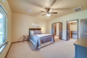 Cozy Checotah Retreat w/ Deck Near Eufaula Lake