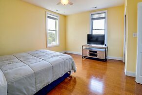 Inviting Connellsville Getaway w/ Deck!