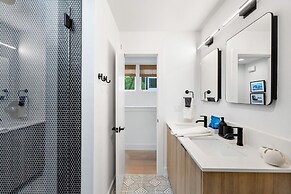 Stylish 2 Bedroom Retreat in South Austin