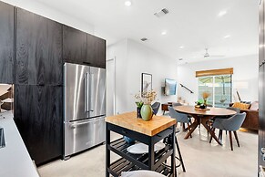 Stylish 2 Bedroom Retreat in South Austin