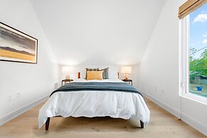 Stylish 2 Bedroom Retreat in South Austin