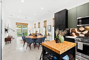 Stylish 2 Bedroom Retreat in South Austin