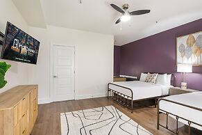 Charming 4BR Condo Steps Away from French Quarter Delights!