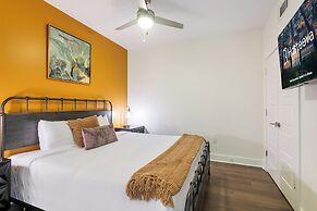 Charming 4BR Condo Steps Away from French Quarter Delights!