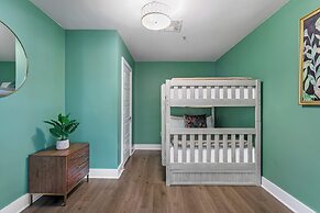 Charming 4BR Condo Steps Away from French Quarter Delights!