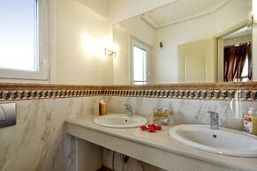 Piano House by Corfuescapes