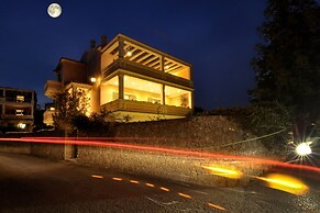 Piano House by Corfuescapes