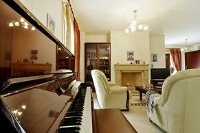 Piano House by Corfuescapes