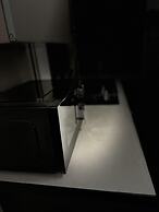 5-bed Apartment in Altrincham Near Airport