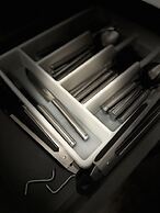 5-bed Apartment in Altrincham Near Airport